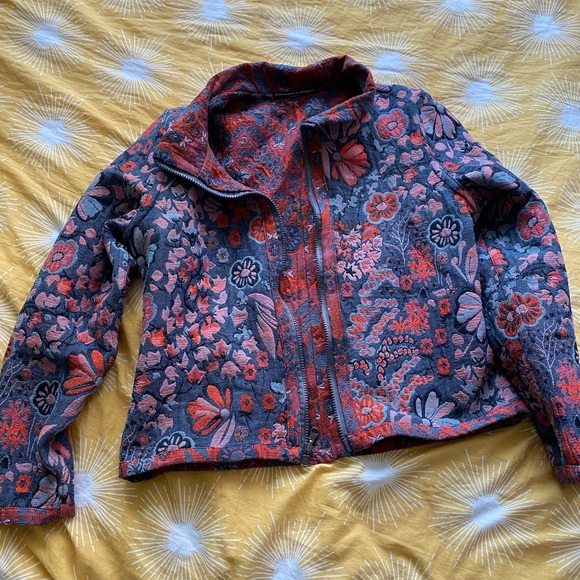 Véronique D’Aragon Reversible Jacket - Picture 4 of 5